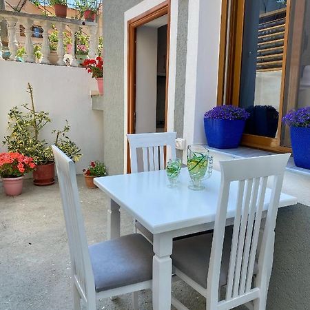 Sunny Guest House Vlorë Exterior foto