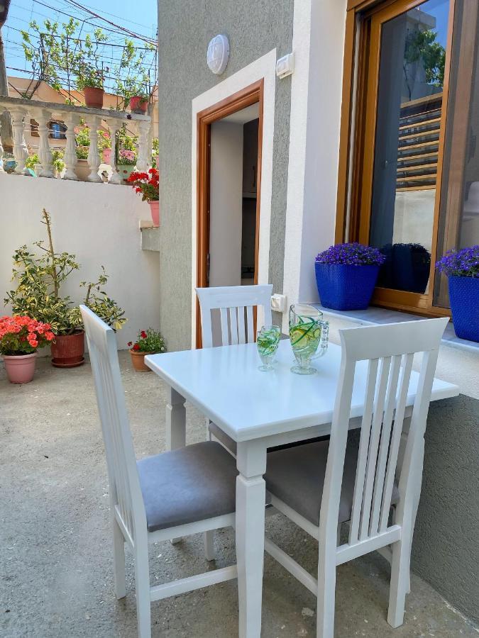 Sunny Guest House Vlorë Exterior foto