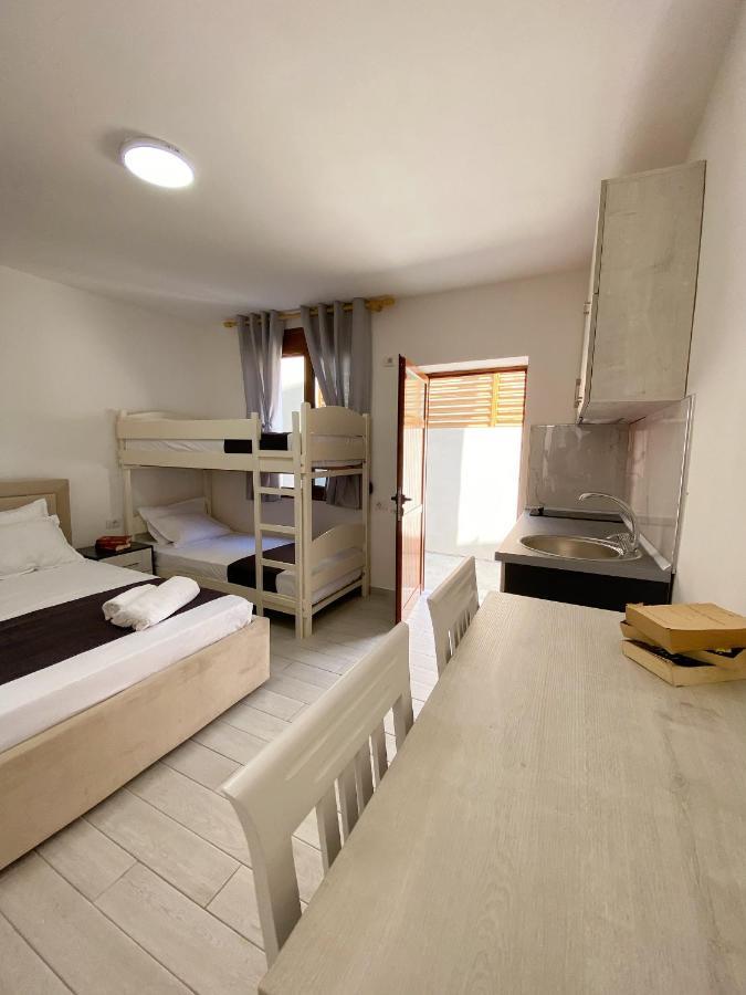 Sunny Guest House Vlorë Exterior foto
