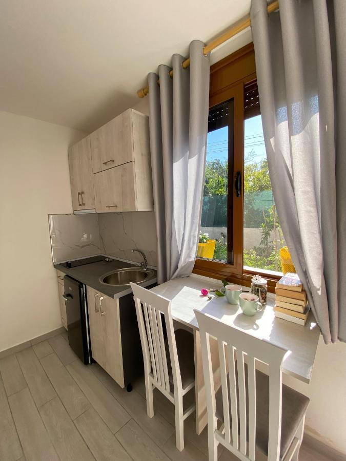 Sunny Guest House Vlorë Exterior foto
